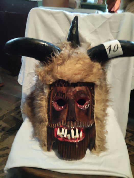 Традиционни кукерски маски