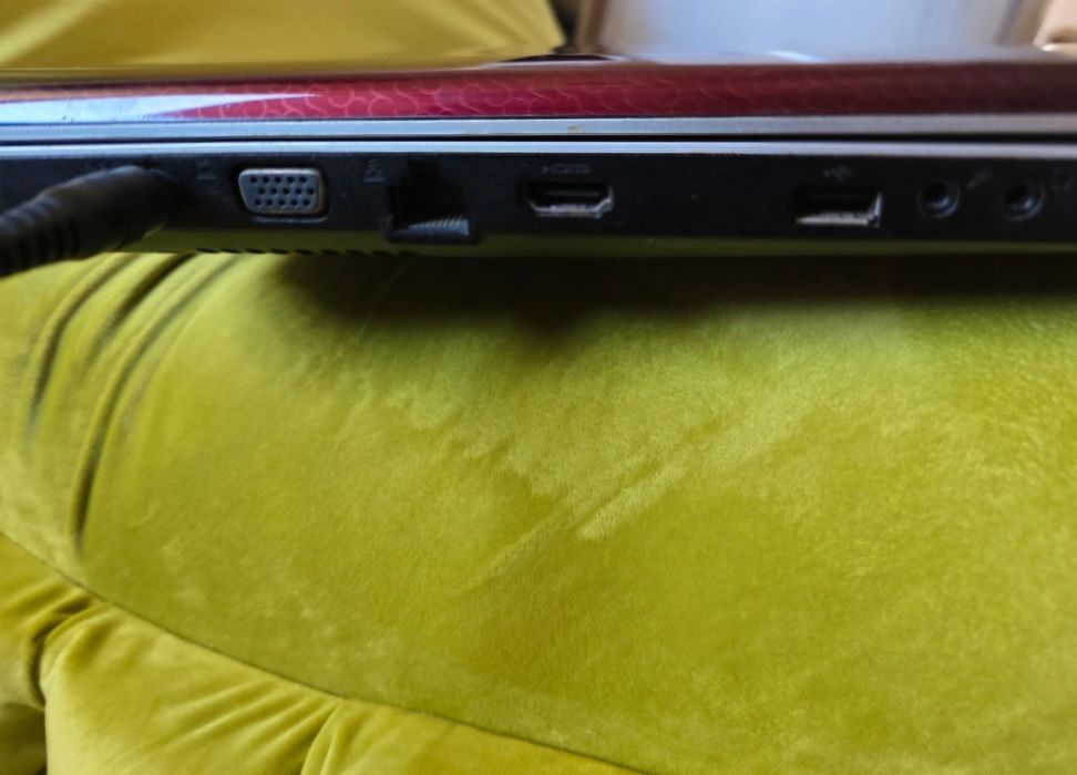 Laptop Samsung R730  diagonala mare 17 inch (44 cm)
