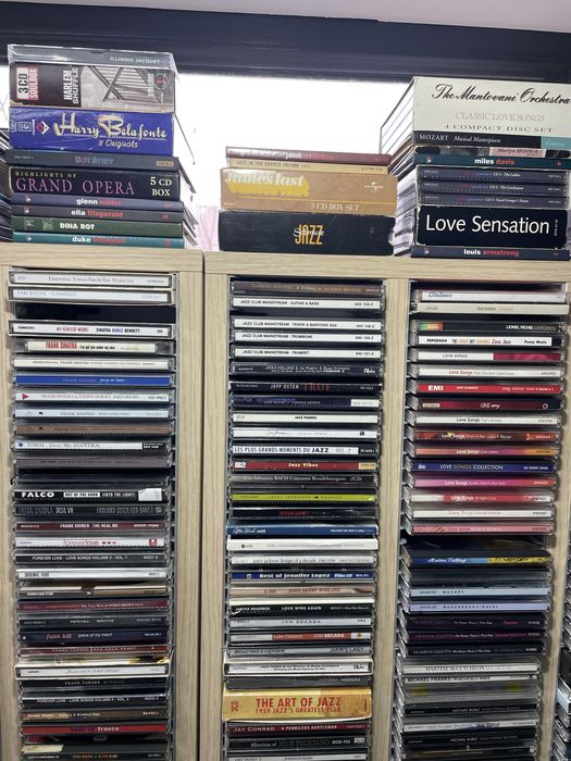 Vand cd uri muzica jazz blues disco etc… lista completa pe whatsapp