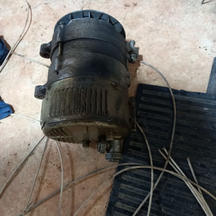 Генератор 24 вольт 150 А консервационной смазке