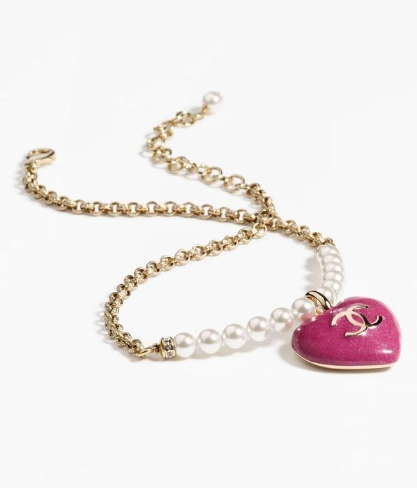 Гривна Chanel сърце