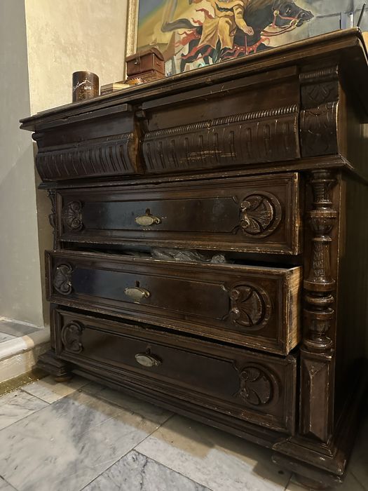 Массивные антикварные резные дубовые комоды 19 века, цена за каждый