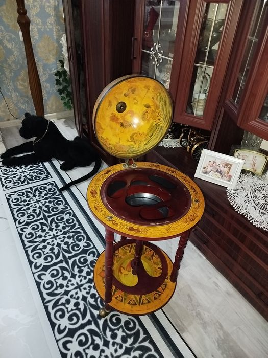 Глобус бар, продается