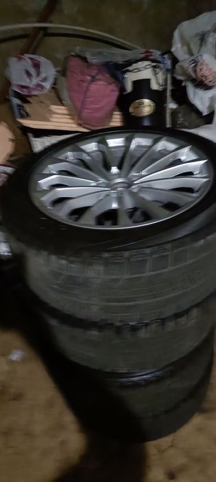 Шины с дисками в отличном состоянии