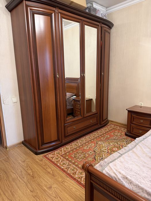 Продам спальный гарнитур