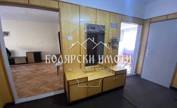 Дава се под наем Тристаен апартамент в Велико Търново, Център - 100 кв.м за 346.8 € - Снимка #6