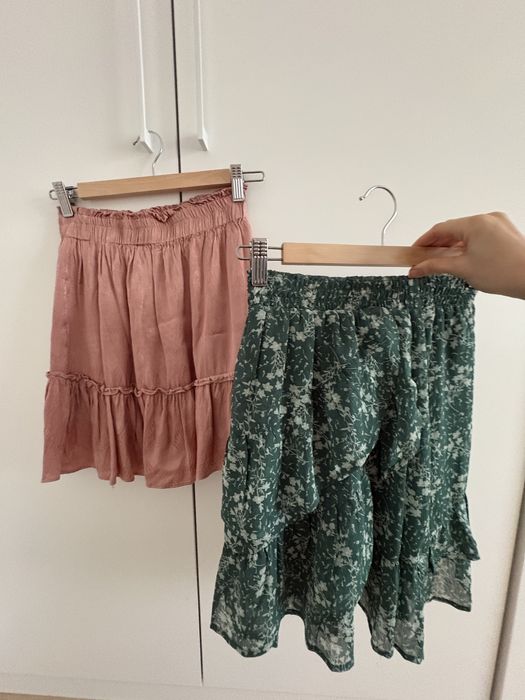 2 Дамски поли за 10 евро общо