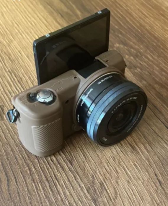 Фотоапарат Sony a5000 – по-добра алтернатива на Canon G7X