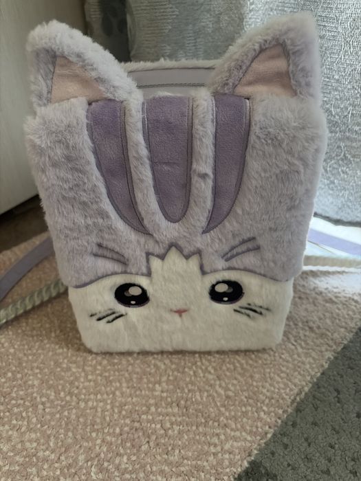 Papusa Na! Na !Na! Surprise cu ghiozdan