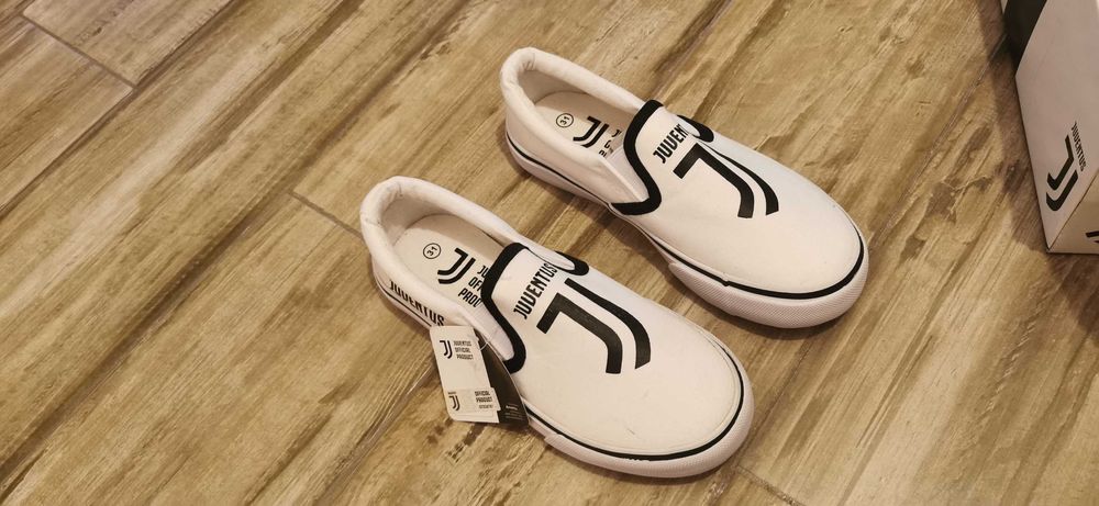 Чисто нови комфортни гуменки Ювентус