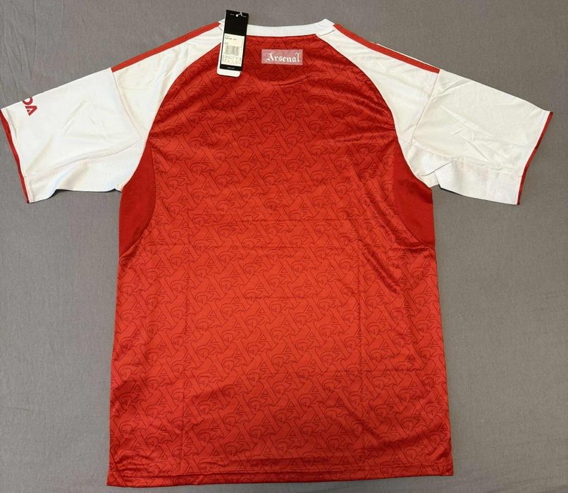 Футболни екипи от сезон 2025/2026.