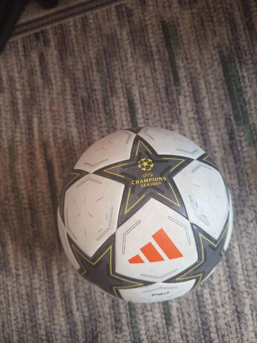 Продам футбольный мяч