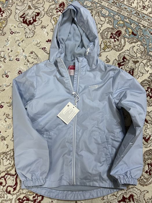 Продам весеннию курточку для девочек