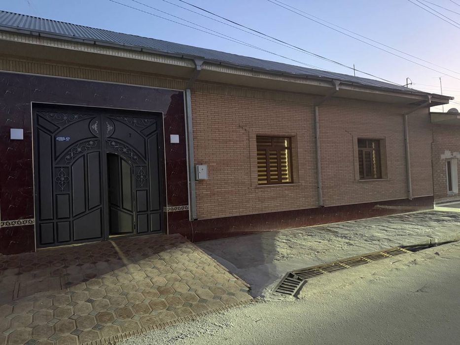 срочно ховли сотилади жуда яхши локацияда