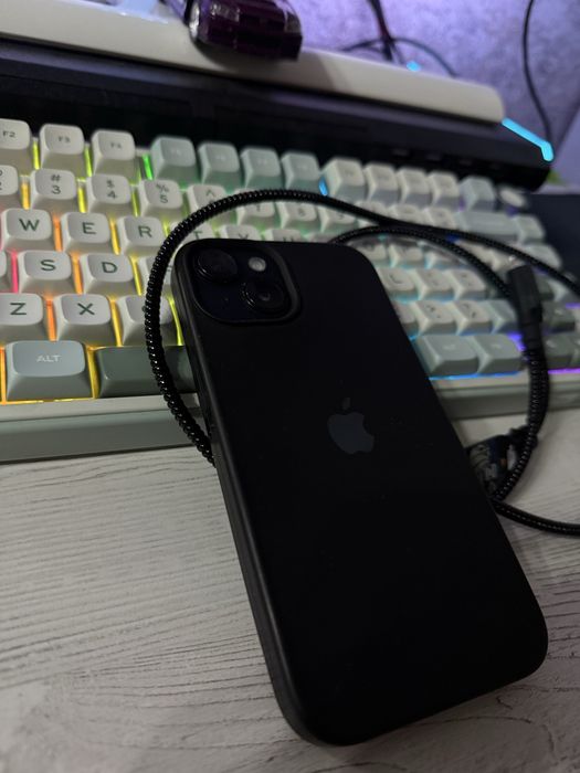 Продам iPhone 14 | 256 GB |