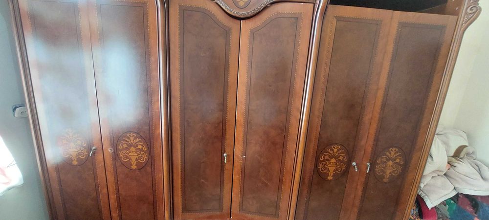 Шкаф 2м каричнивый