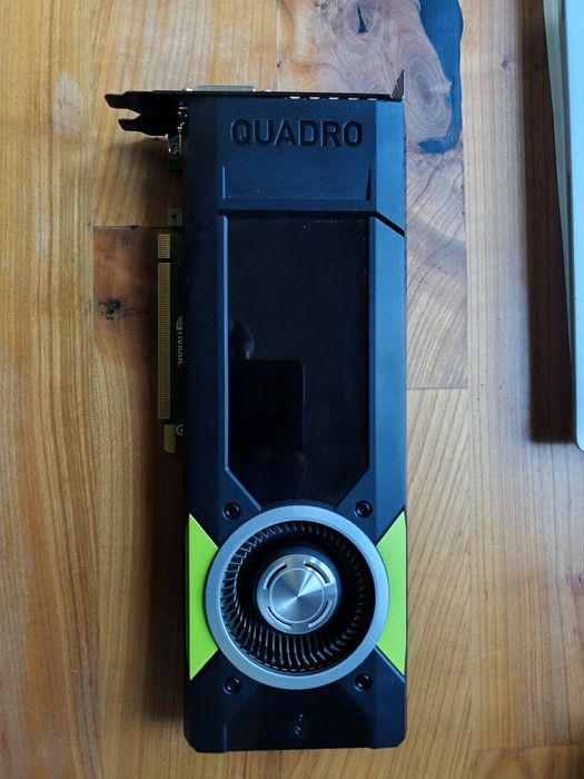 Vand placa video Nvida Quadro m5000