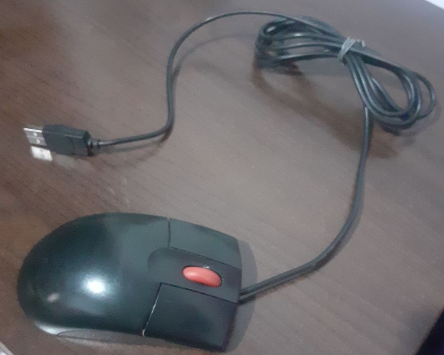 Mouse cu mufa usb