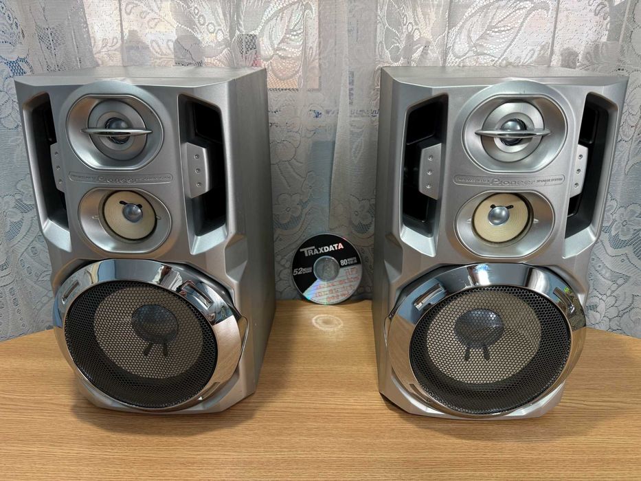 Boxe de raft,pe 3 cai-PIONEER-sunet de cristal,bass fantastic cu inalte bine definite !
