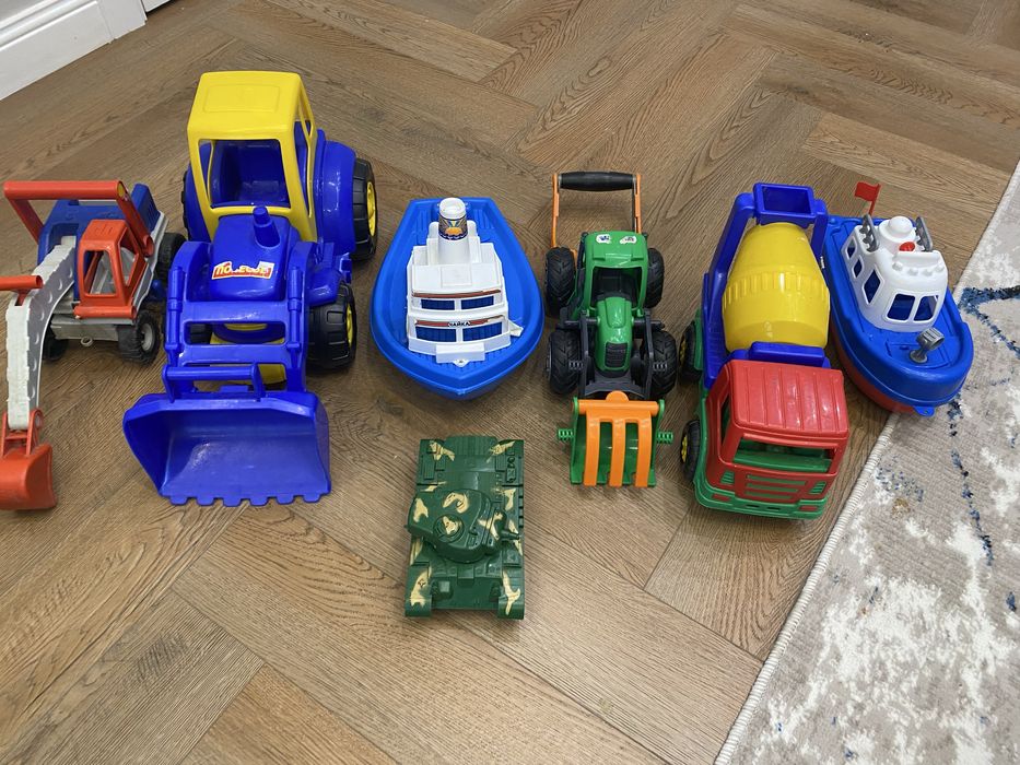 Продам игрушки машины фирмы Полесье