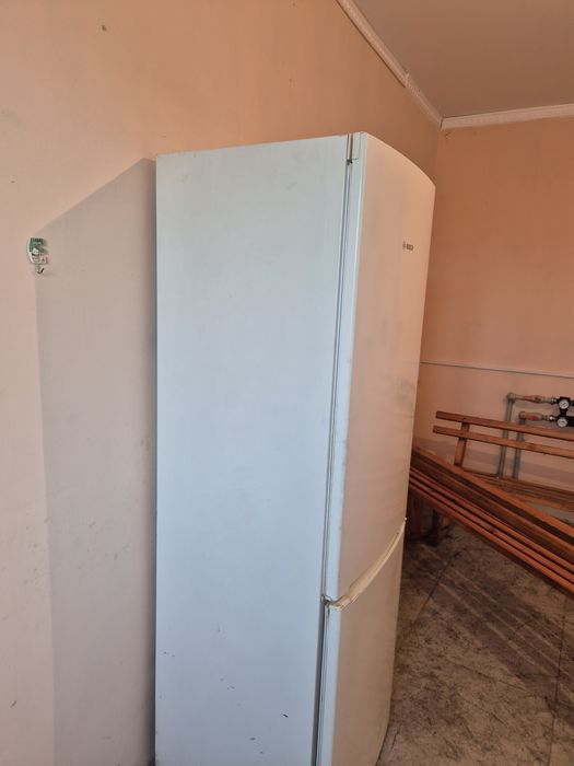Продам холодильник б.у Бощ