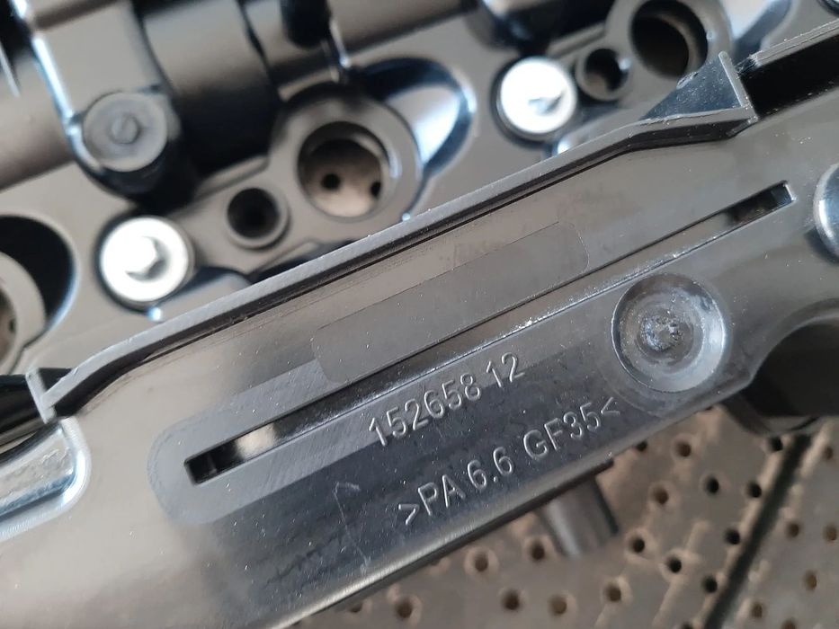 capac chiulasa culbutori  2.0 d n47d20c bmw seria 1 f20 f21 seria 3 f30  f31  15265812
