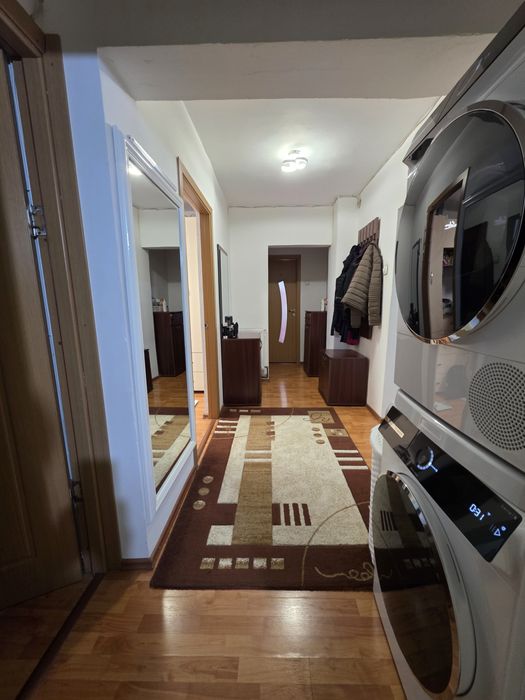 Vânzare apartament 4 camere, etaj 1