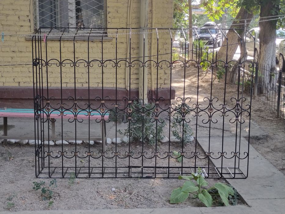 Решётки на окна, навесы  и козырьки.