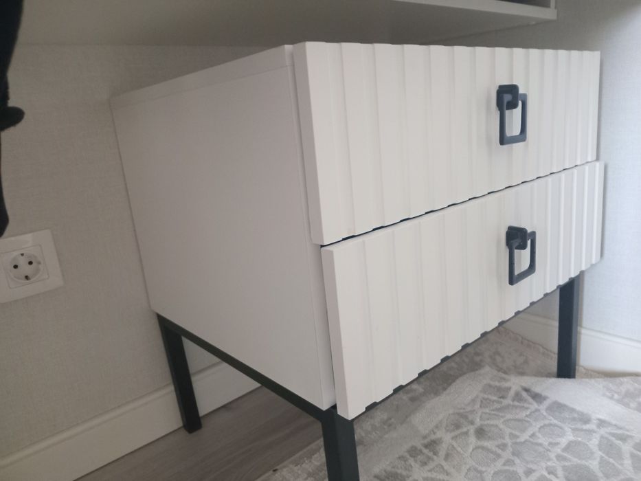 Тумба прикроватная