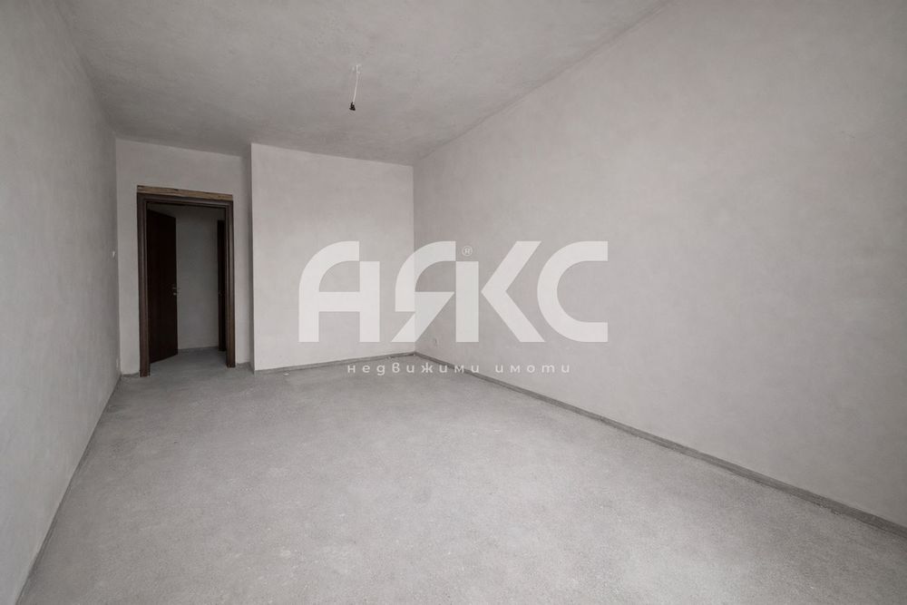 Продава се Двустаен апартамент в София, Люлин 8 - 75 кв.м за 1129 €/кв.м - Снимка #1