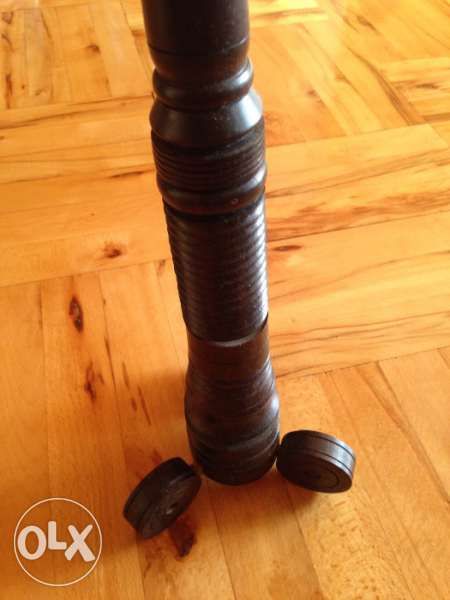 Продавам декоративен тиков пепелник внос от Африка