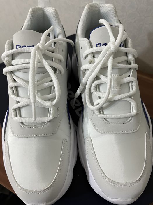 Продам кроссовки Reebok новые!