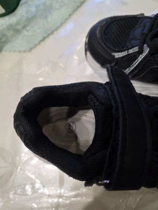 2 чифта Детски маратонки 27