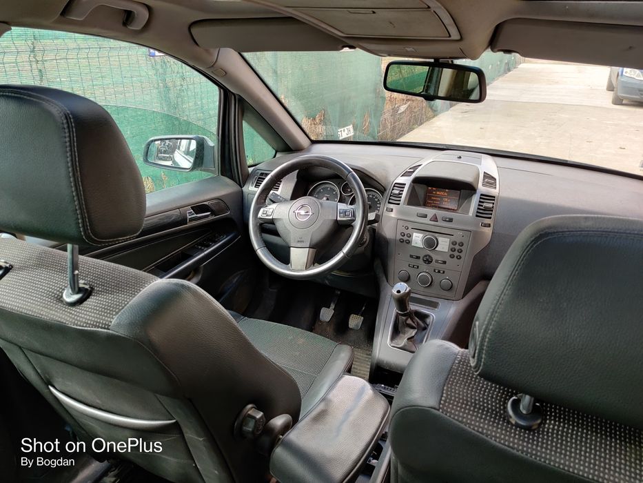 Vindem piese rezultate din dezmembrarea unui Opel Zafira B