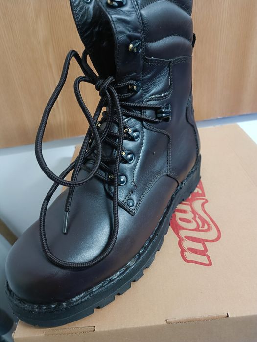 Bocanci militari noi