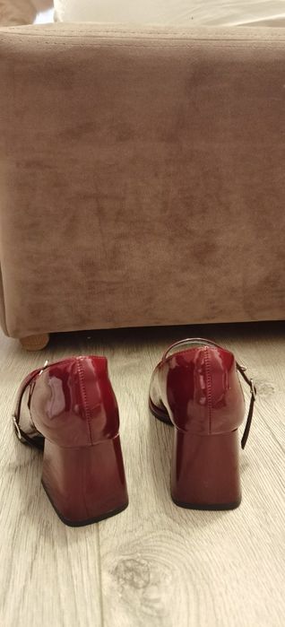 Pantofi burgundy