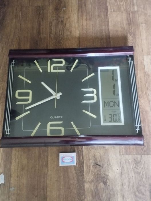 Продам настенные часы