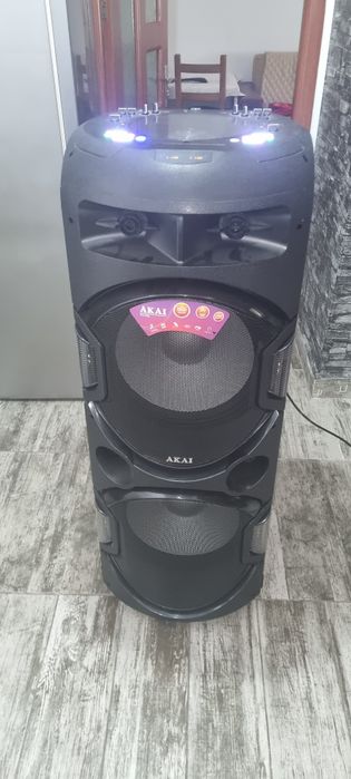 Vând  akai nou cumparat acu 2 luni