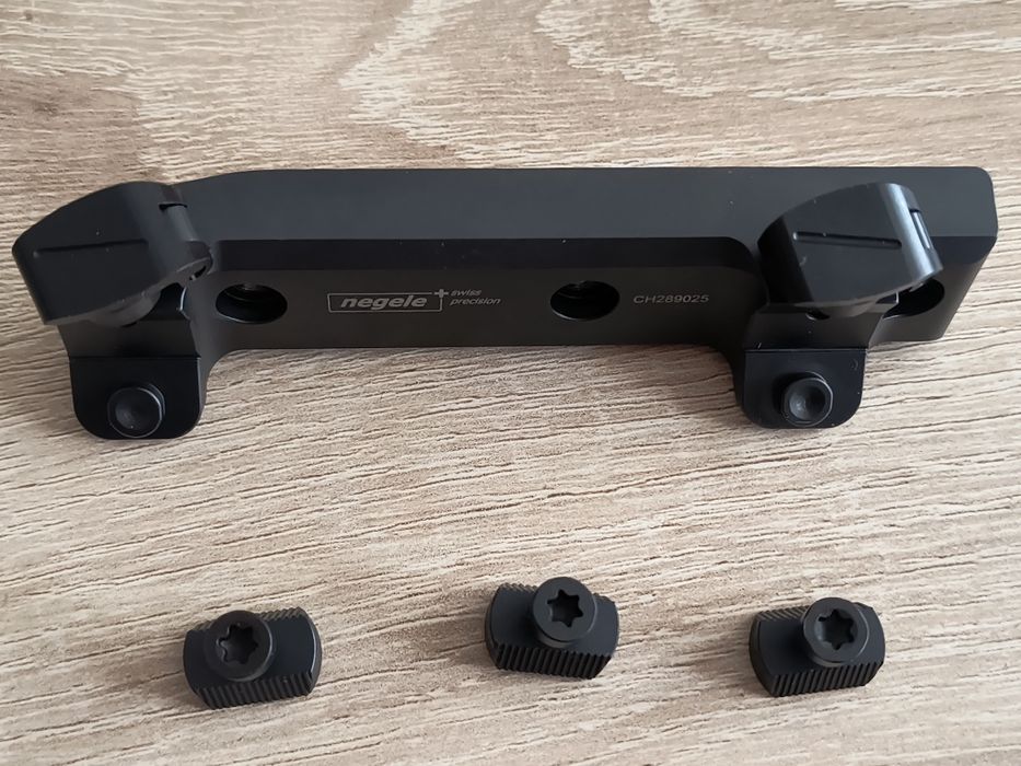 Prindere/montură Blaser R8/R93 nouă cu inele de 30mm sau șină