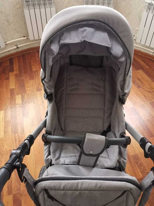 Продам детскую коляску 2 в 1