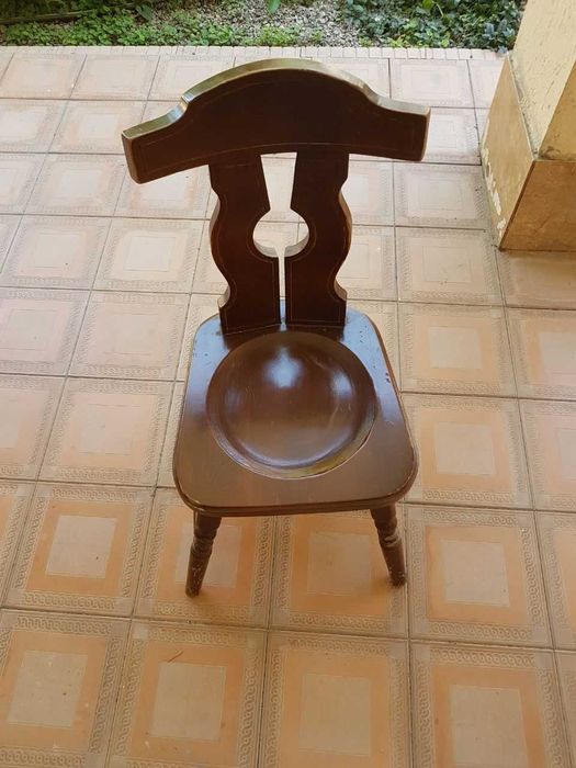 Продам стулья из цельного дерева