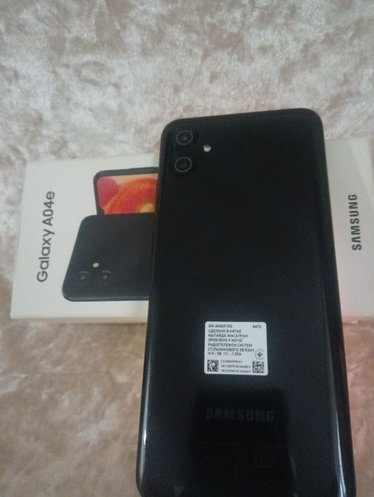 Продам Телефон  САМСУНГ  04 е  ..