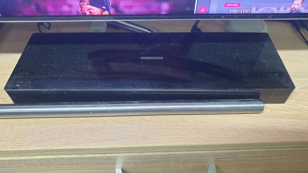 Samsung QLED 55 one-connect (140см)