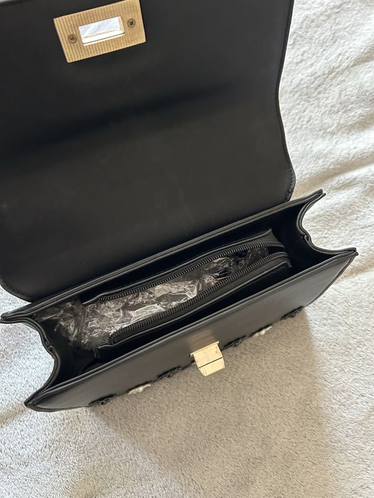 Нова компактна дамска чанта