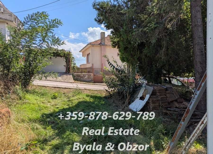 Парцел  в гр.Бяла с разрешение за строеж на къща