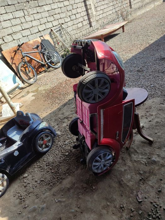 Bolalar mashinachasi srochna sotiladi balonlari yaxshi xolati oʻrta