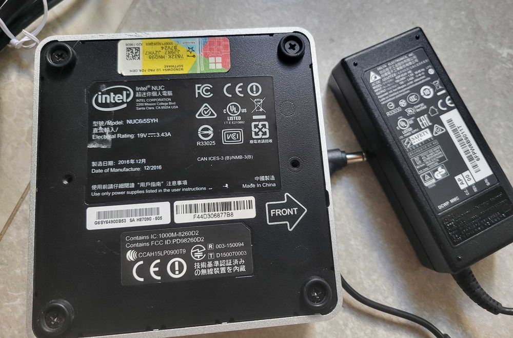 Мини компютър Intel Nuc NUC6i5SYH , wi-fi, bluetooth, 512 SSD, 16 ram, intel i5-6260U