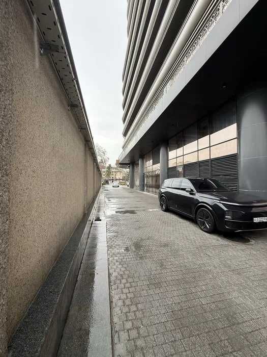 сдаётся помещение на улице бабура,  Piramit tower 154 м²