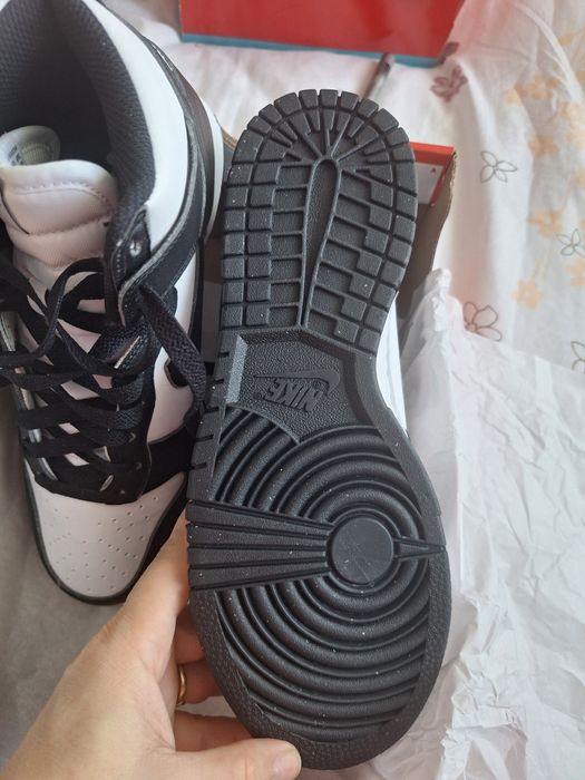 Adidași gheata Nike