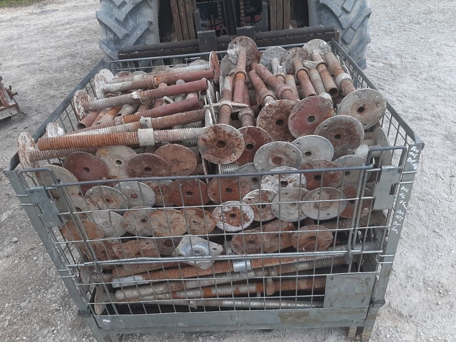 Vand popi metalici mici